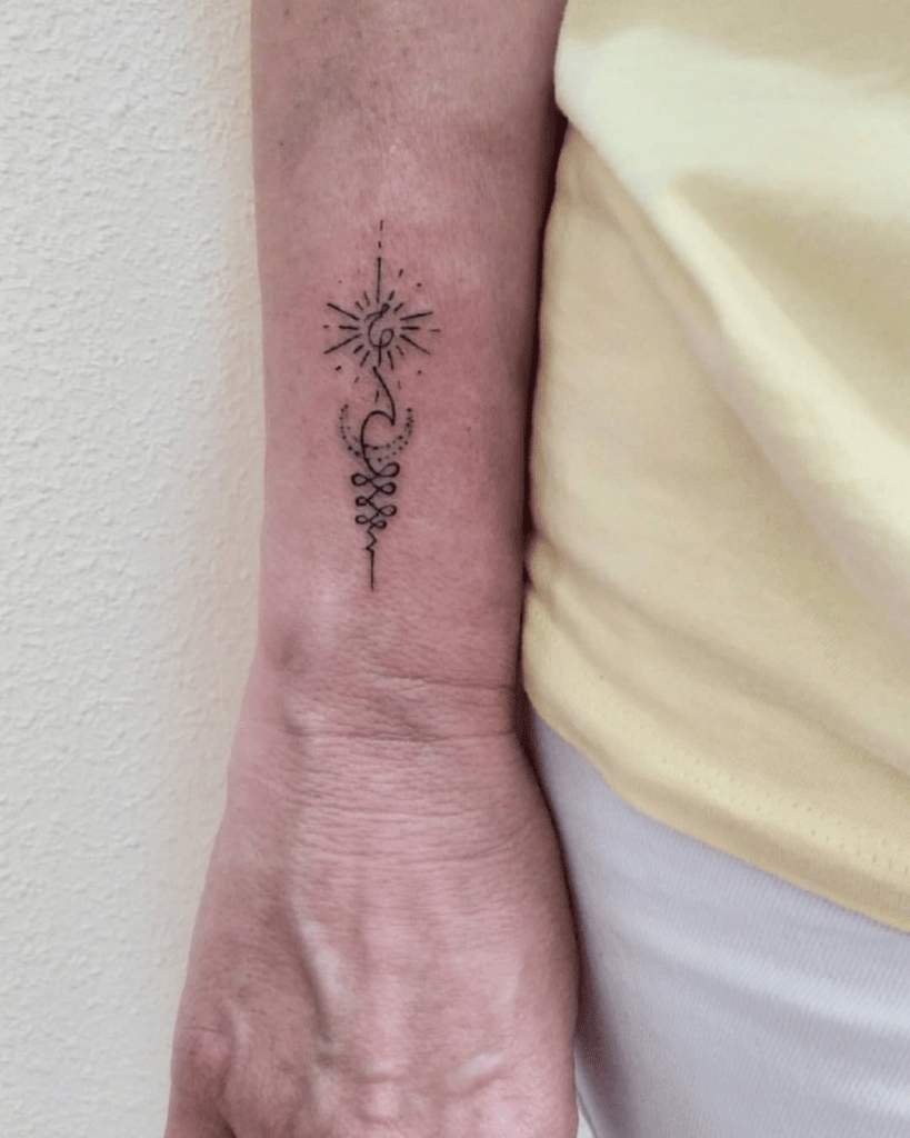 tatuaje luna linea