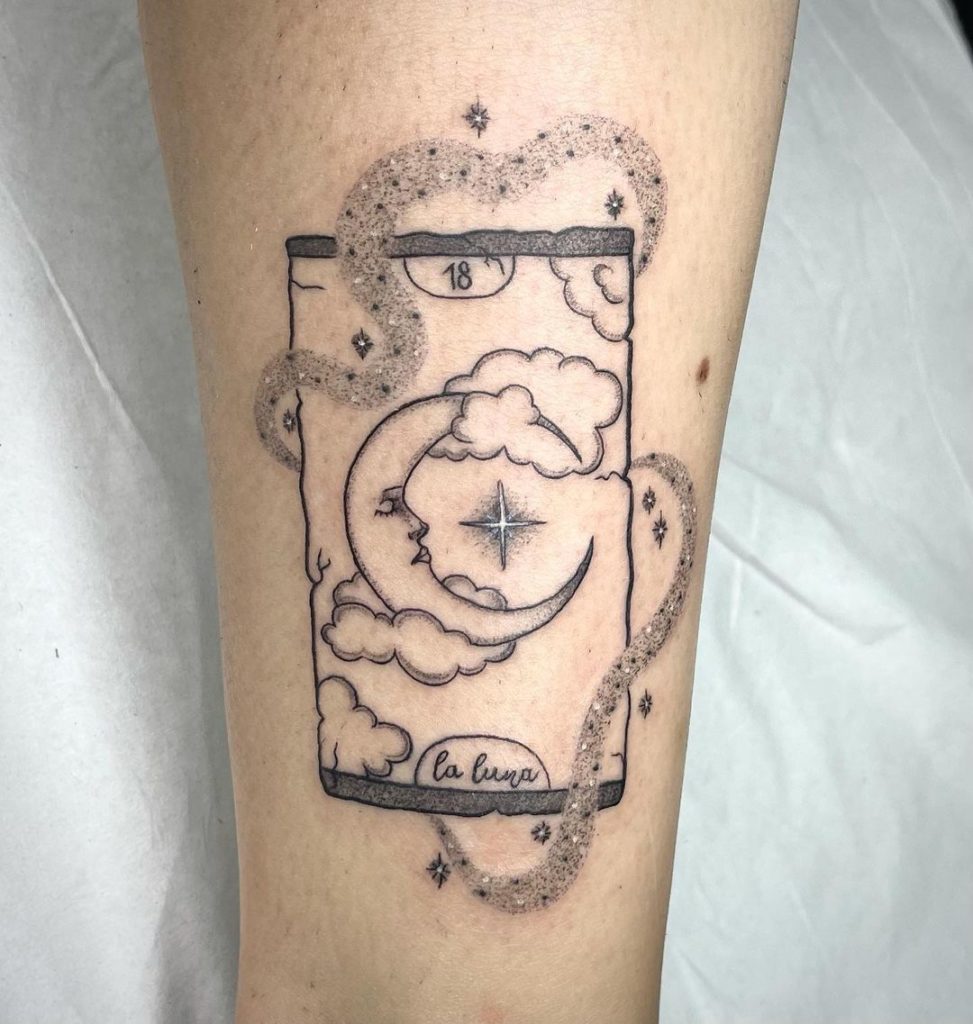 tatuaje luna carta