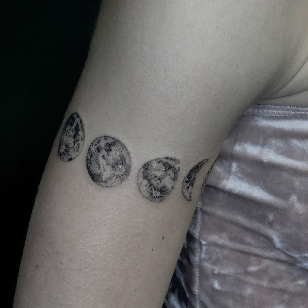 tatuaje luna brazalete