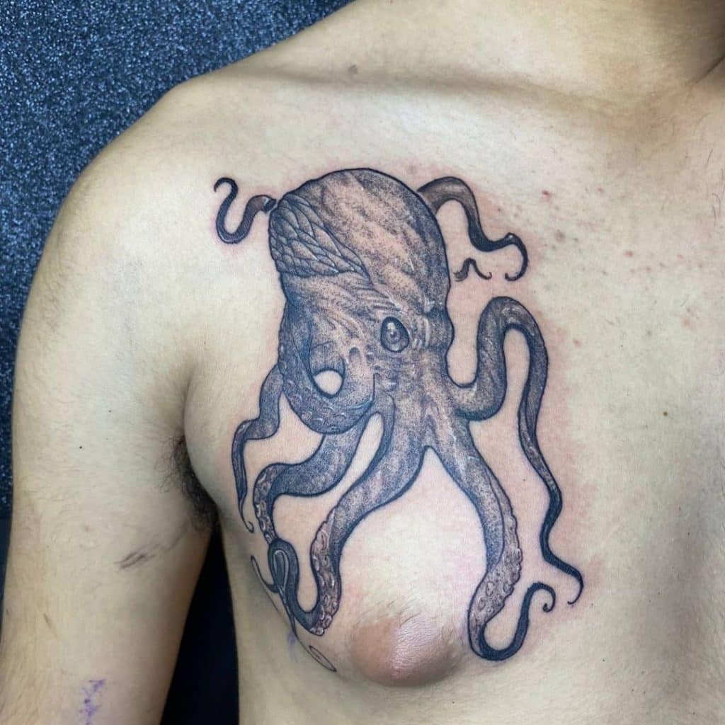 tatuaje pulpo pecho