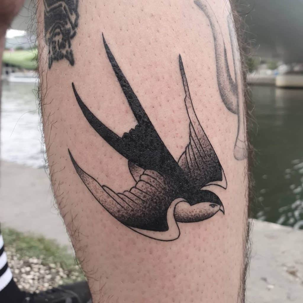 tatuajes pajaros golondrina