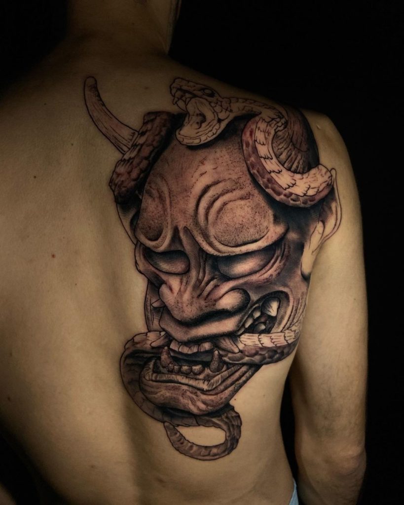 tatuaje serpiente espalda